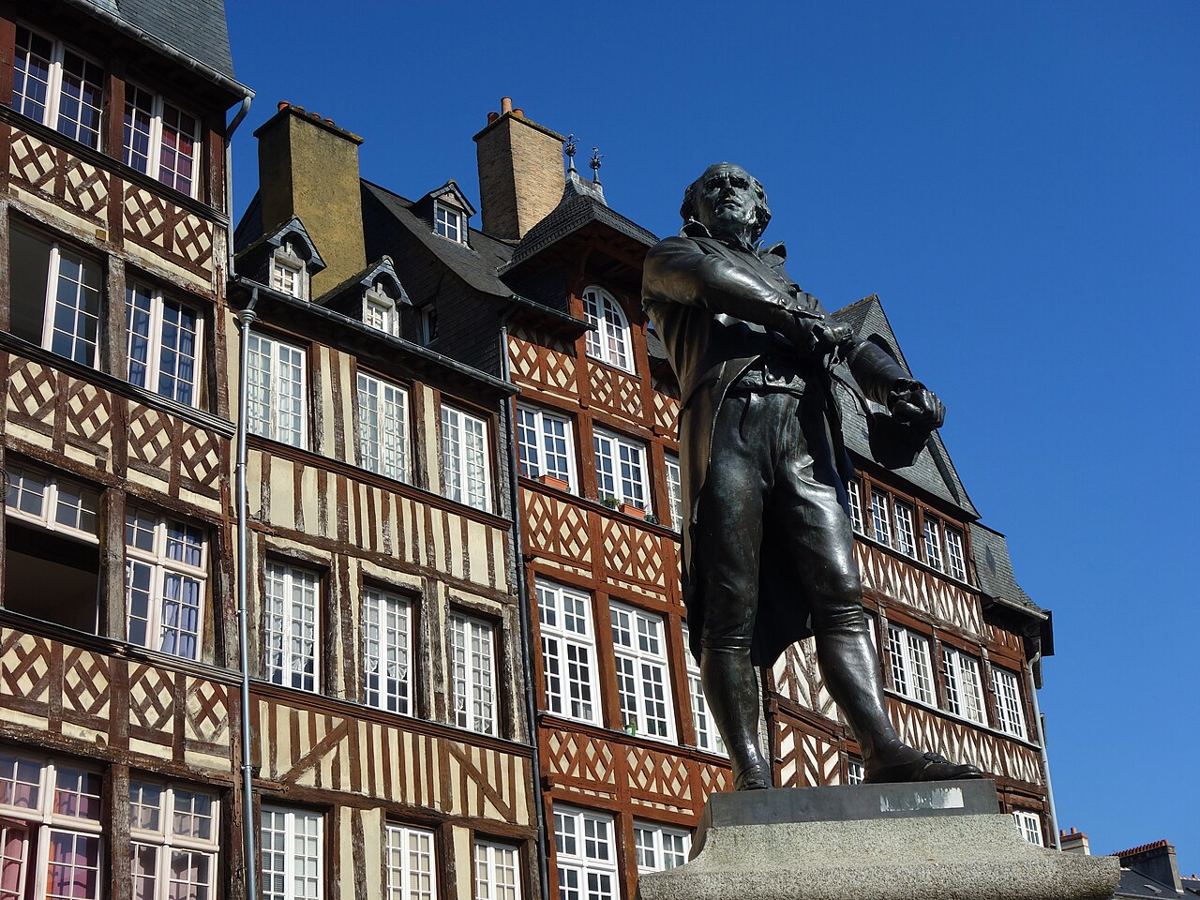La place du Champ-Jacquet à Rennes